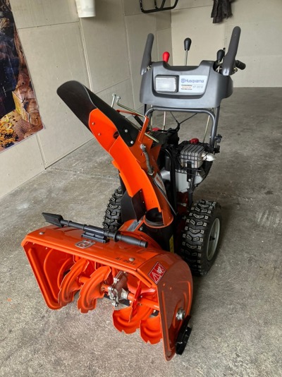 Schneefräse / Schneeschleuder Husqvarna ST 261E