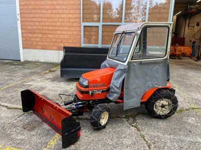 Kubota G1700 mit Schneepflug