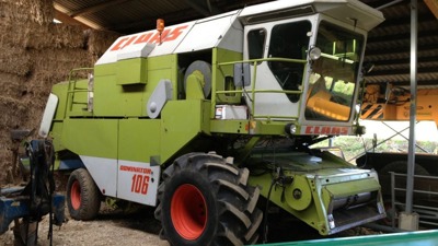 Moissonneuse batteuse CLAAS Dominator 106