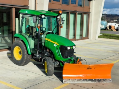 John Deere 3720