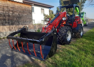 Hoflader Hoftrac Schäffer Teleskoplader Knicklader Kompaktlader Hofschlepper Pneulader