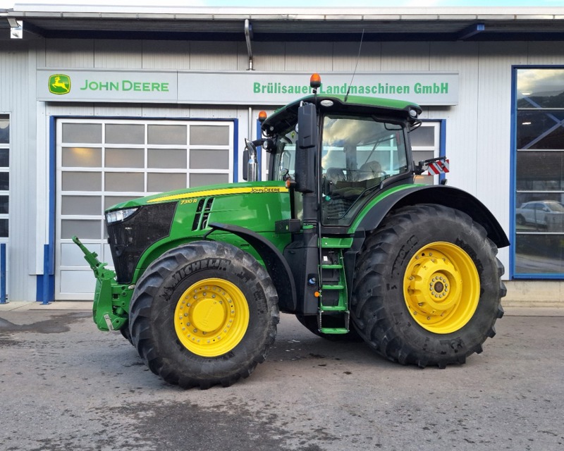 6dec2a2e-13d3-41d1-978f-0a05982e3a1a-John Deere 7310R, ex LU Giger (13).jpg