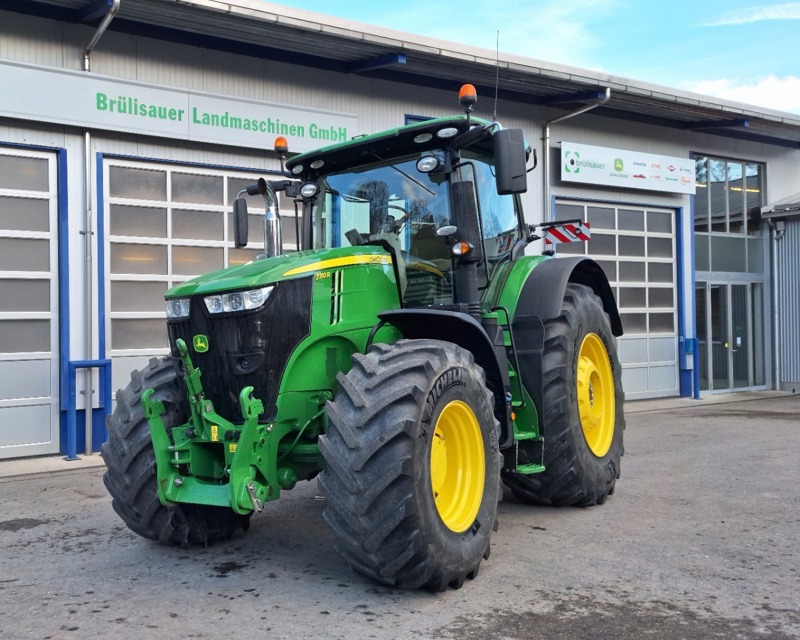 bcdec53c-850b-41ac-8cac-7281cfa72329-John Deere 7310R, ex LU Giger (12).jpg