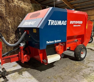 Trumag Rotofeed Futterverteilewagem , Ballenabwickler