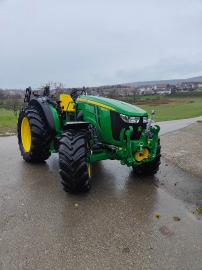 John Deere 5100M OOS