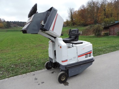 Dulevo, Kehrsaugmaschine 1100 SV