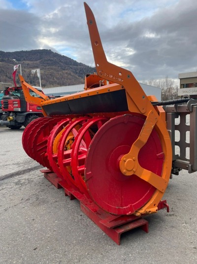 Schneefräse Kahlbacher zu Unimog