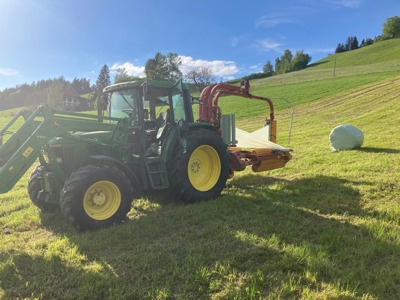 Traktor  John Deere 6400