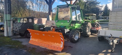 Deutz Intrac 2003A mit Schneepflug