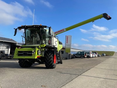 Moissonneuse-batteuse CLAAS LEXION 5500 Montana