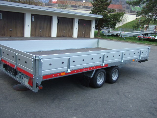 d9ac9823-c7b4-4229-9d14-93ad3d206c5a-Carplatform 4021 3'000kg Bordwände 1.jpg