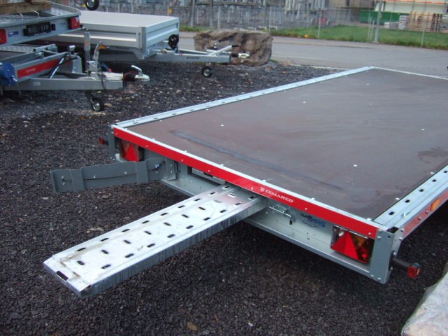 4dadd663-10d2-4554-a305-5379a2f9e9f4-Carplatform 4021 2'700kg 4.jpg