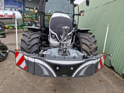 Tractor Bumper B900 Connect