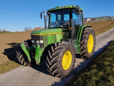 Tracteur John Deere 6400