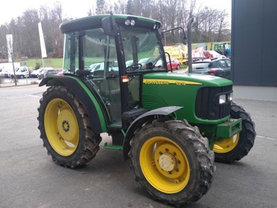 Traktor John Deere 5215