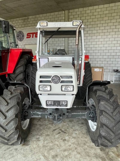 Steyr Traktor 8065