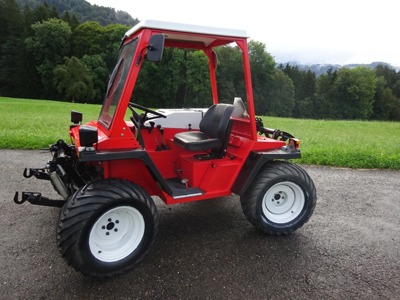 Metrac Reform 3003S mit Kubota Motor 4Zylinder,