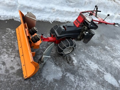 Rapid 105 mit Schneepflug Zaugg