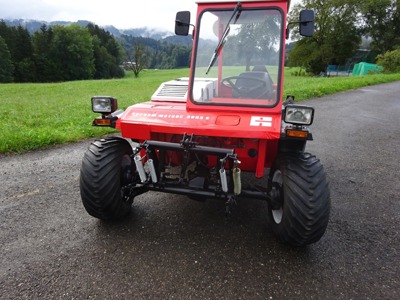 Metrac Reform 3003S mit Kubota Motor 4Zylinder,