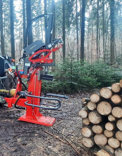 Holzspalter Krpan CV18K mit Funkseilwinde