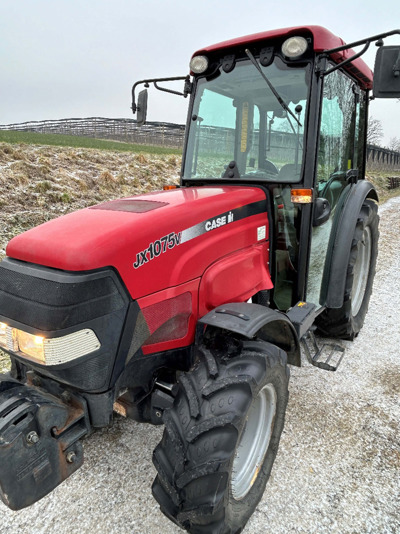 Case IH JX1075V