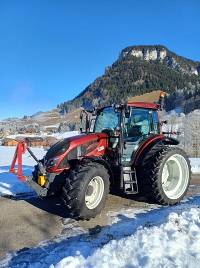 Traktor Valtra A115