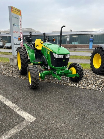 John Deere 4052M