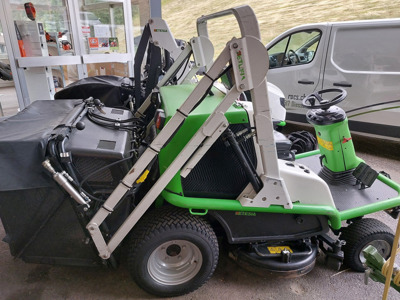 Tracteur à gazon Etesia