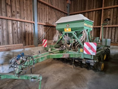 John Deere 750A