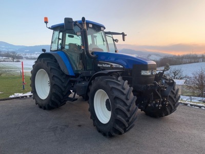 Traktor New Holland TM 120