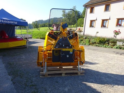 Seilwinde Uniforest 95H pro mit Funk Seilausstoss!