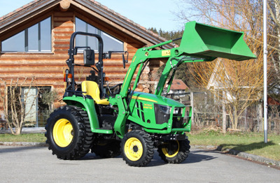 Traktor John Deere 3038E mit FL, neuwertig, 120 h