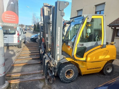 Dieselstapler Jungheinrich DFG 430S Diesel Stapler mit Strassenzulassung / Ausweis ,  Gabelverstellgerät / Klemmgabel mit Seitenschieber , Gabelstapler Hubstapler