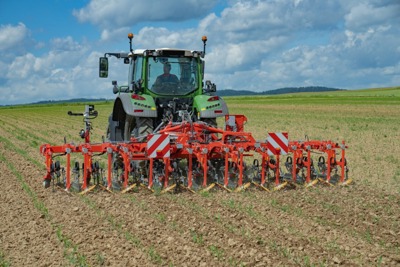 KUHN Rowliner 500 mit Schieberahmen und Kamera