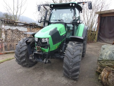 Traktor Deutz 5120P mit Druckluftanlage