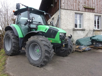 Traktor Deutz 5120P mit Druckluftanlage Fronthydra