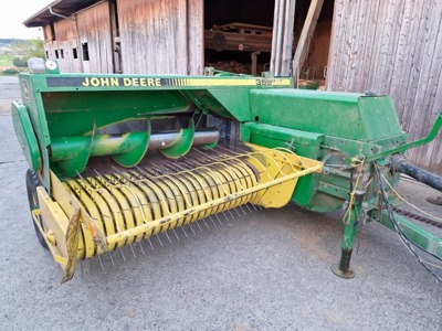 John Deere 359