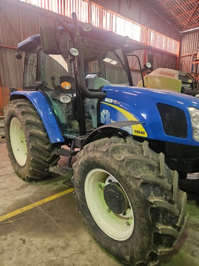 TRACTEUR - NEW HOLLAND - T5040