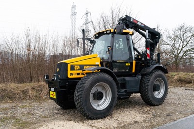 Traktor JCB Fastrac 2115 mit Kran