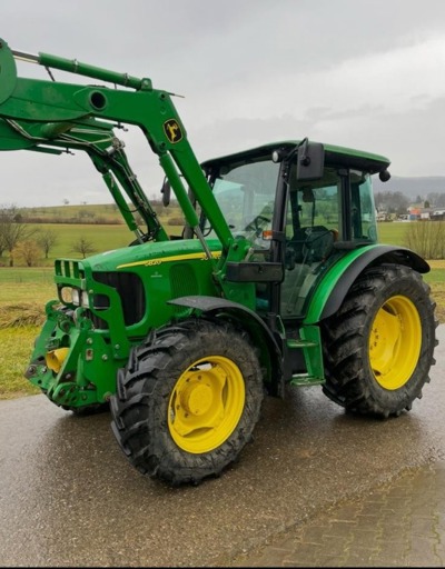 John Deere 5820