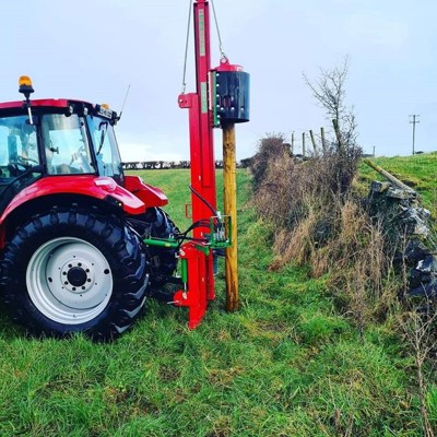 Pfahlramme an Traktor - kurzfristig lieferbar, enfonce à pieux, disponible du stock