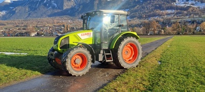 Claas Axos 330