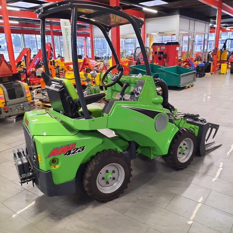 Hoflader Avant 423 Neu