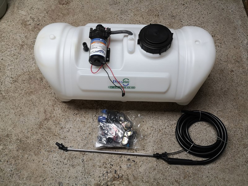 95lt Spritztank mit 12V-Pumpe mit Lanze, Wagen und 2m Spritzgestänge