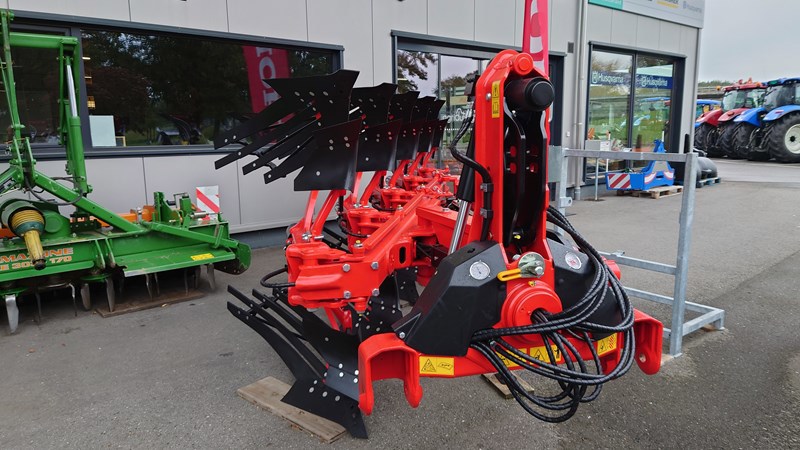 Charrue Grégoire Besson 5 corps