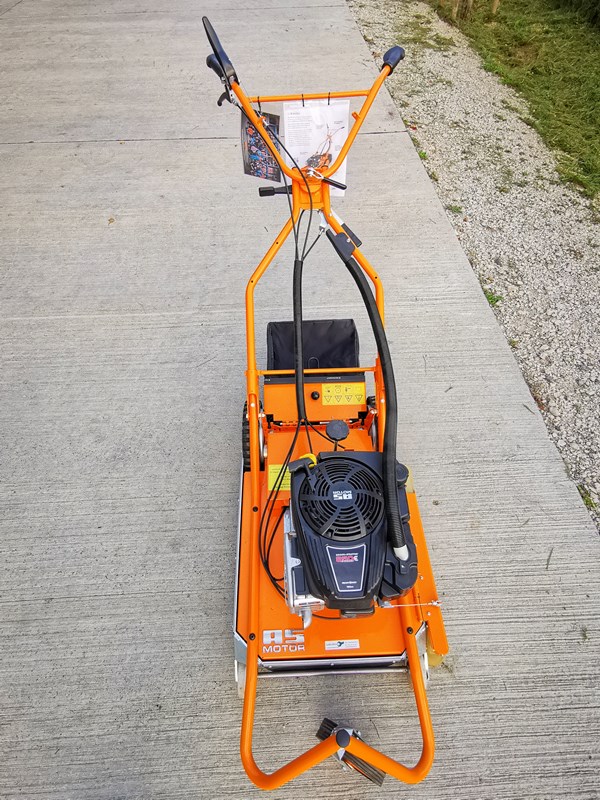 Kwern Greenbuster Pro 66 Unkrautbürste Auf Grant-Pflaster - YouTube