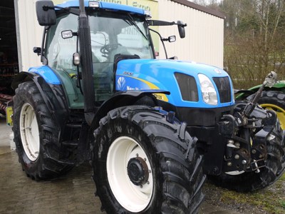 Traktor New Holland TS 135 A