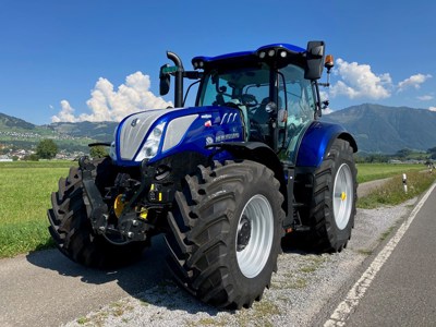 Traktor New Holland T6.180 AC BluePower Edition