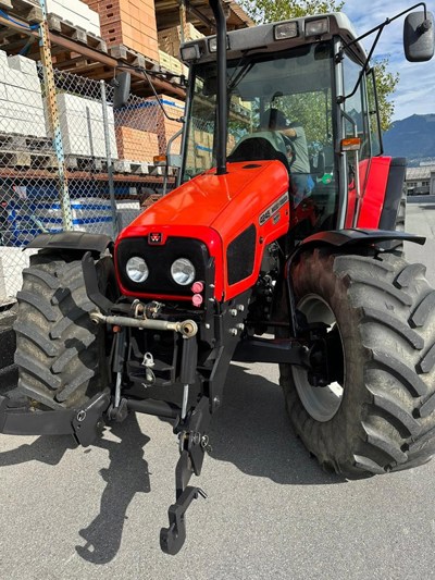 Traktor Massey Ferguson 4245.4