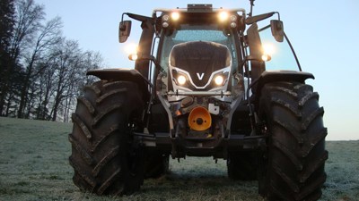 Valtra Traktor N175 ACTIVE mit Forstkabine RÜFA